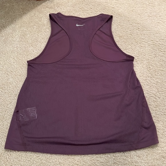 Nike Racerback - Picture 2 of 3